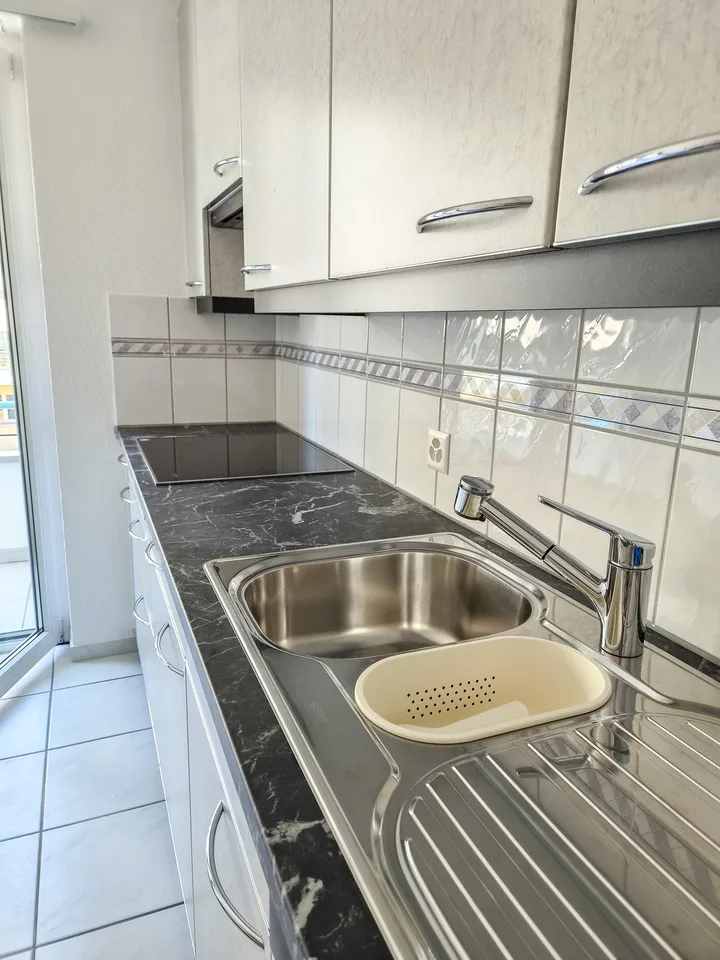 Erstvermietung: 107 m² auf 3.5 Zimmer am Zolli komplett renoviert, 2 Balkone und Wintergarten
