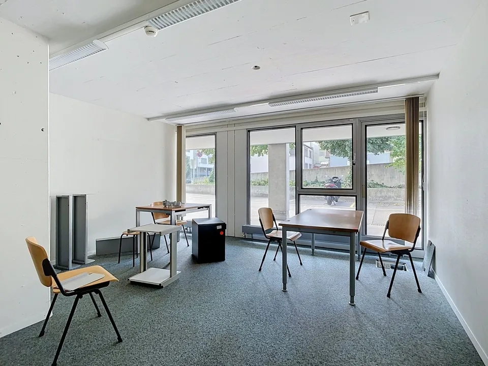 SURFACE COMMERCIALE DE 860 M² ENV. DIVISIBLE AU REZ-DE-CHAUSSÉE – foto 10 di 11
