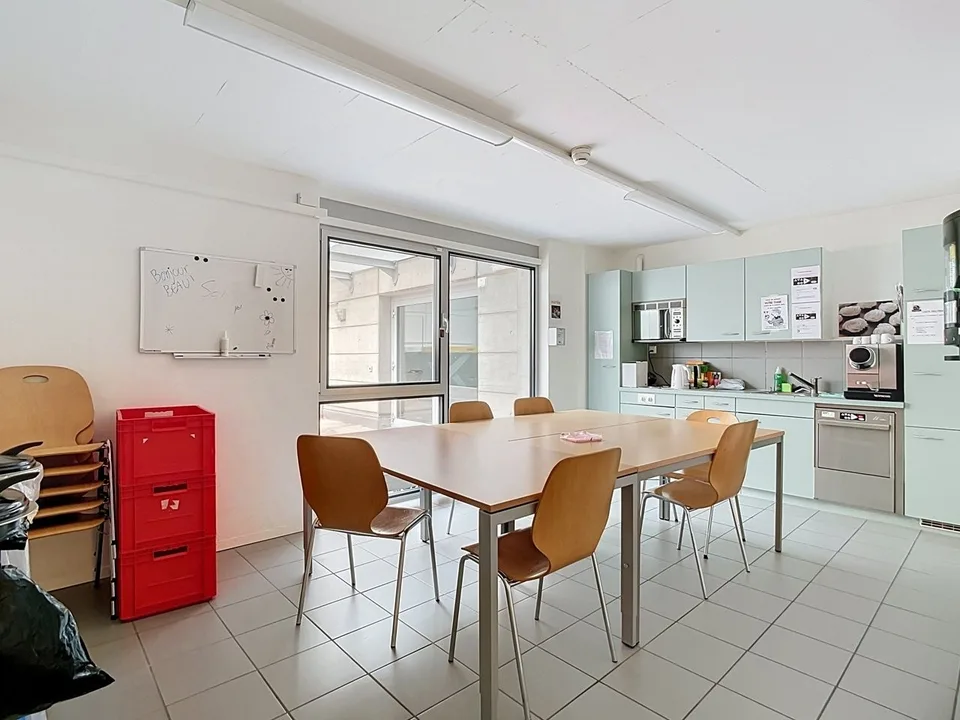 SURFACE COMMERCIALE DE 860 M² ENV. DIVISIBLE AU REZ-DE-CHAUSSÉE – foto 7 di 11