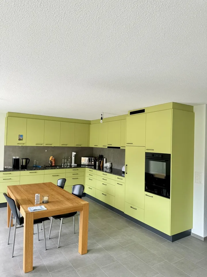 WG-Zimmer (2er-WG) in heller, moderner Wohnung (Nähe Spiez)