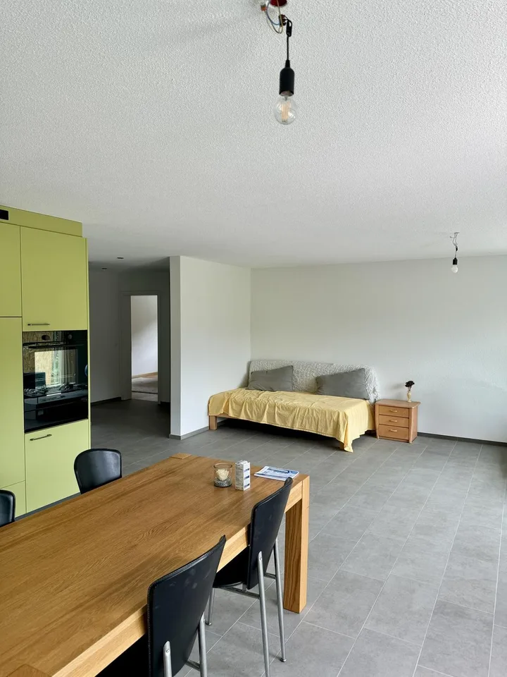 WG-Zimmer (2er-WG) in heller, moderner Wohnung (Nähe Spiez)