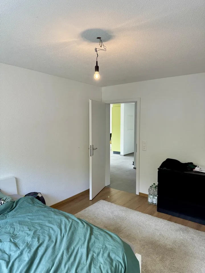 WG-Zimmer (2er-WG) in heller, moderner Wohnung (Nähe Spiez)