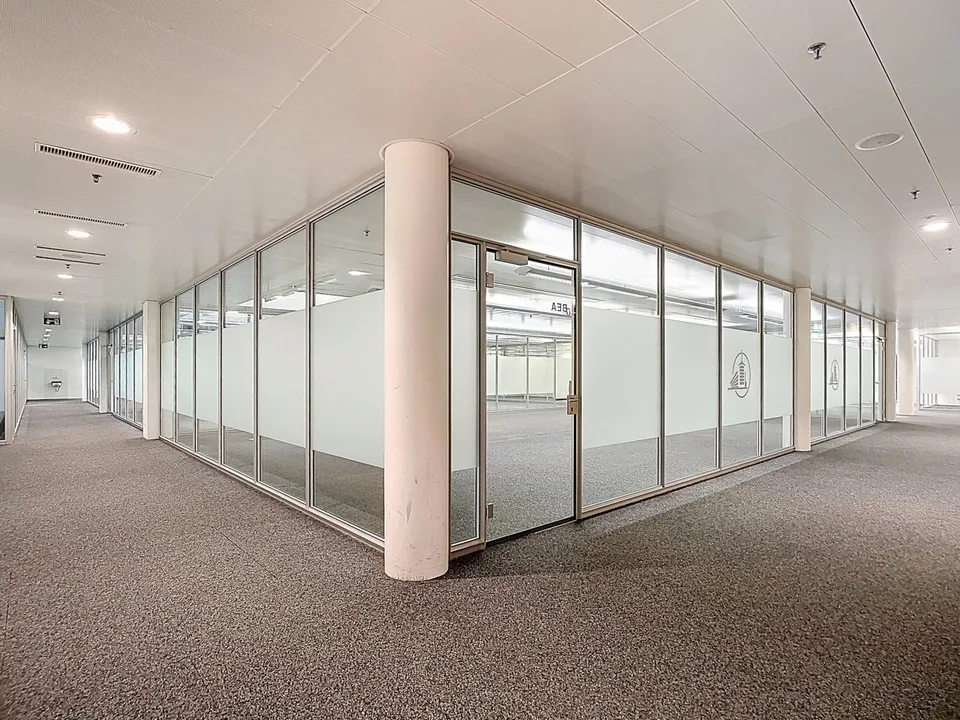 SURFACE COMMERCIALE DE 1450 M² ENV. DIVISIBLE AU REZ-DE-CHAUSSÉE – Foto 13 von 13