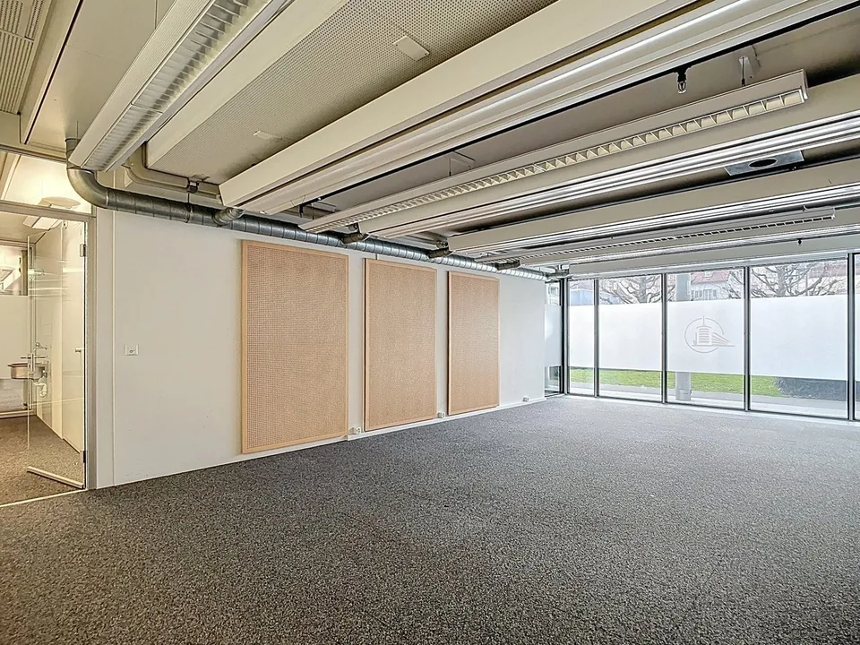 SURFACE COMMERCIALE DE 1450 M² ENV. DIVISIBLE AU REZ-DE-CHAUSSÉE – Foto 12 von 13