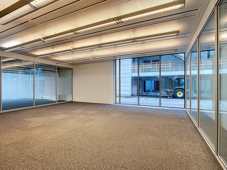 SURFACE COMMERCIALE DE 1450 M² ENV. DIVISIBLE AU REZ-DE-CHAUSSÉE – Foto 7 von 13