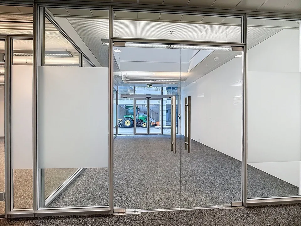 SURFACE COMMERCIALE DE 1450 M² ENV. DIVISIBLE AU REZ-DE-CHAUSSÉE – Foto 6 von 13