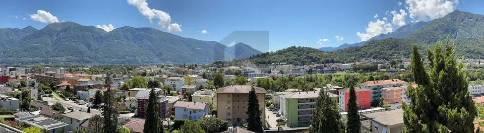 SPAZIOSO E LUMINOSO CON VISTA – Foto 4 von 11