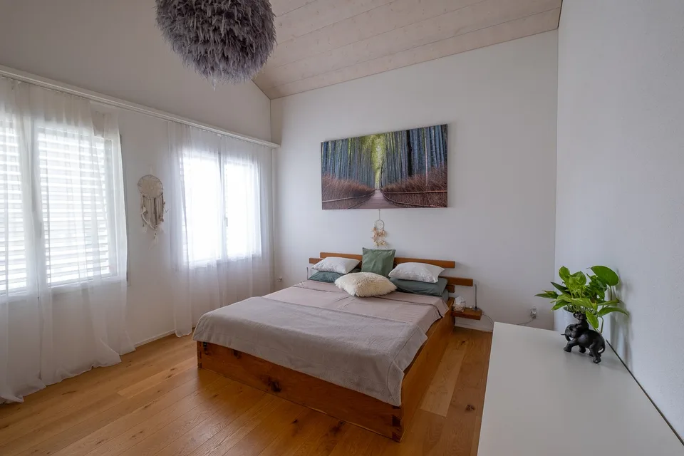 Exklusive 4.5-Zimmer-Maisonette | 122 m² | Loggia | Bergsicht