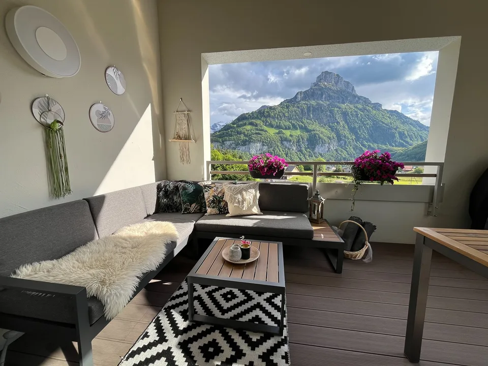 Exklusive 4.5-Zimmer-Maisonette | 122 m² | Loggia | Bergsicht