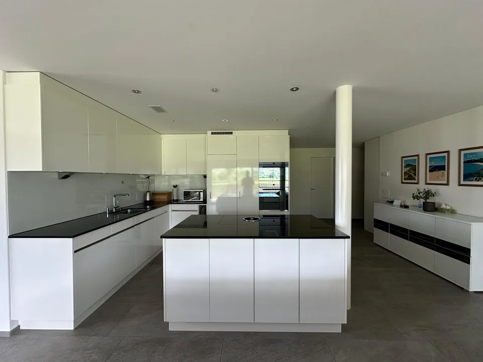 4.5-Zimmer-Wohnung an ruhiger Lage mit wunderschöner Aussicht