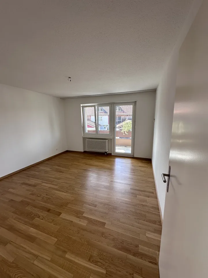 Grosszügige 4.5-Zimmer-Wohnung mit Balkon in ruhiger Lage in Seuzach