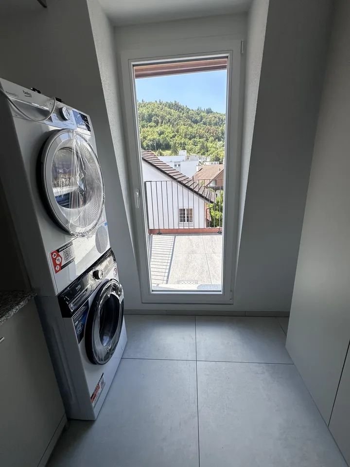 3.5 Zimmer Wohnung mit Galerie und Balkon sowie 2 Badezimmern