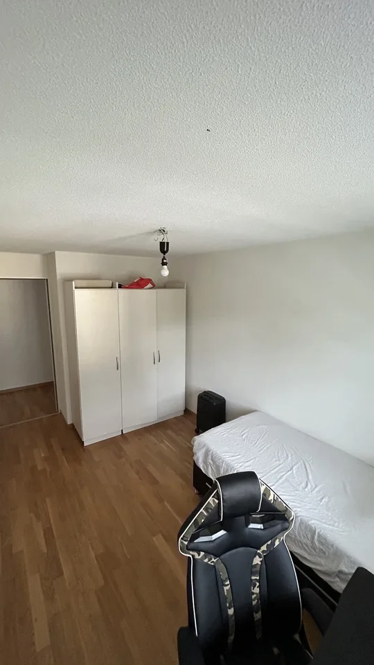 Zimmer zu vermieten – nur 25 Minuten von Zürich HB entfernt