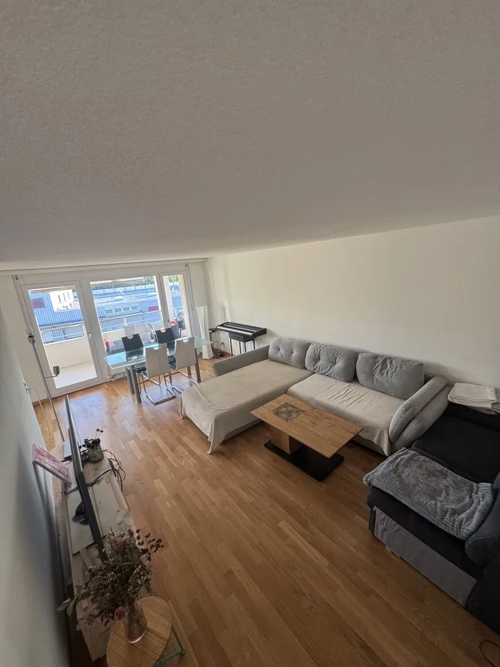 Zimmer zu vermieten – nur 25 Minuten von Zürich HB entfernt