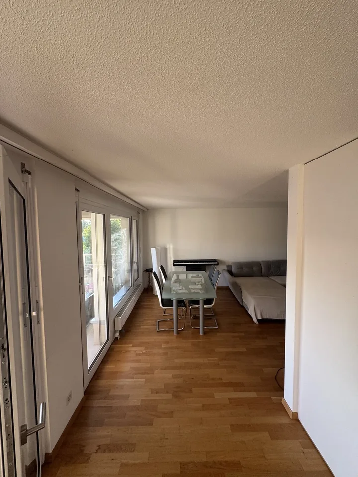 Zimmer zu vermieten – nur 25 Minuten von Zürich HB entfernt