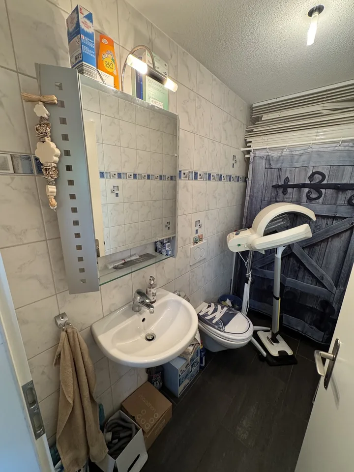 Charmantes 7.5-Zimmer-Doppeleinfamilienhaus in Wolfhausen – Foto 7 von 36
