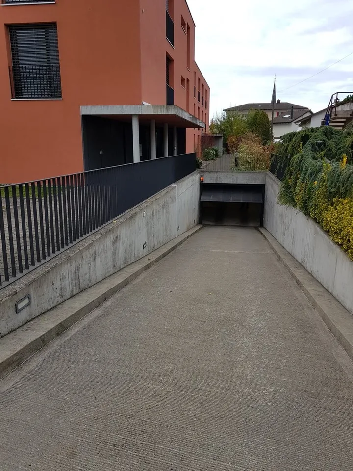 Posti moto in affitto – foto 2 di 2