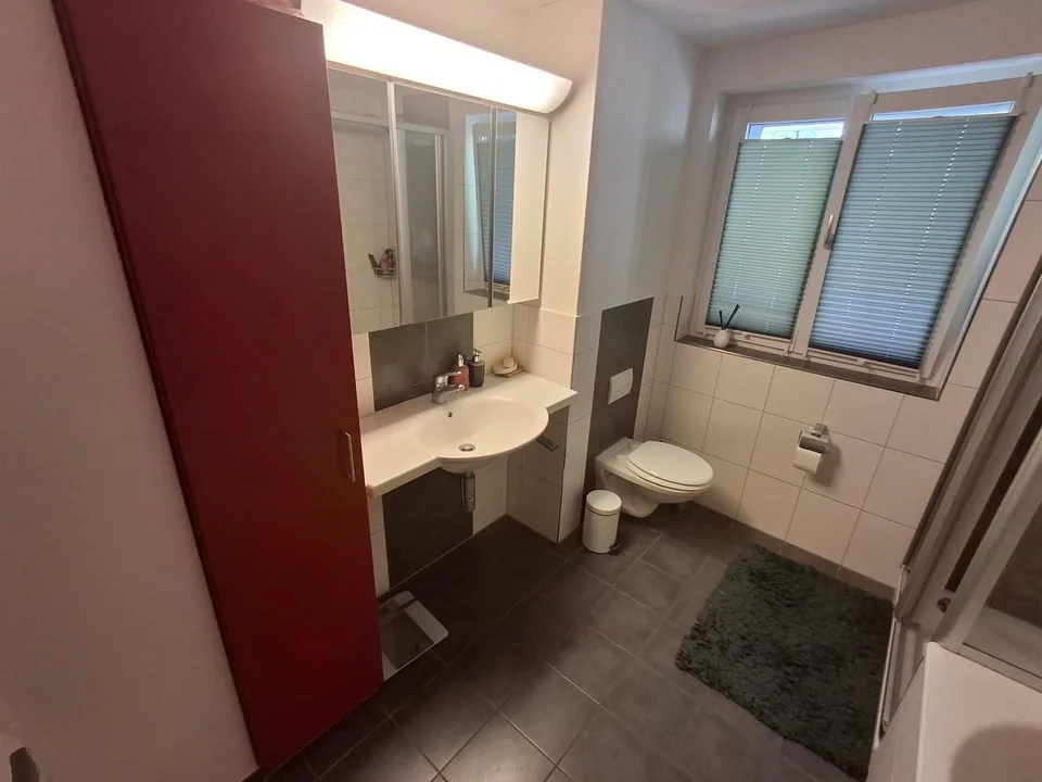 Helle 3,5-Zimmer-Wohnung mit zwei Balkonen und großem Wohnzimmer