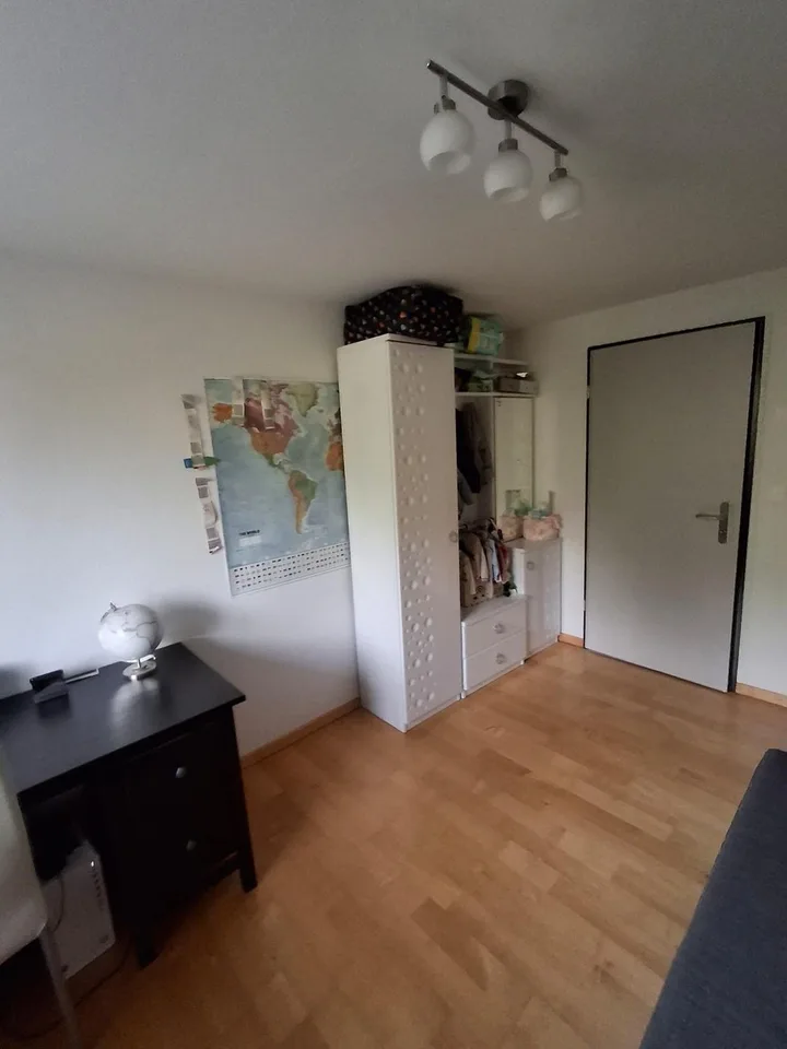 Helle 3,5-Zimmer-Wohnung mit zwei Balkonen und großem Wohnzimmer