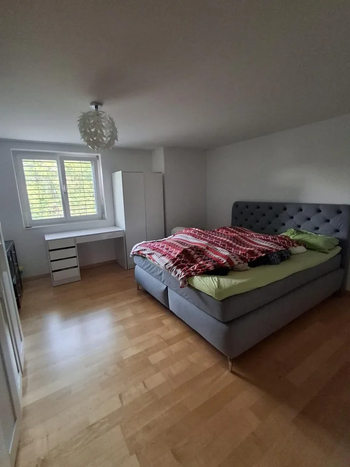 Helle 3,5-Zimmer-Wohnung mit zwei Balkonen und großem Wohnzimmer