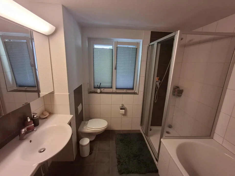 Helle 3,5-Zimmer-Wohnung mit zwei Balkonen und großem Wohnzimmer