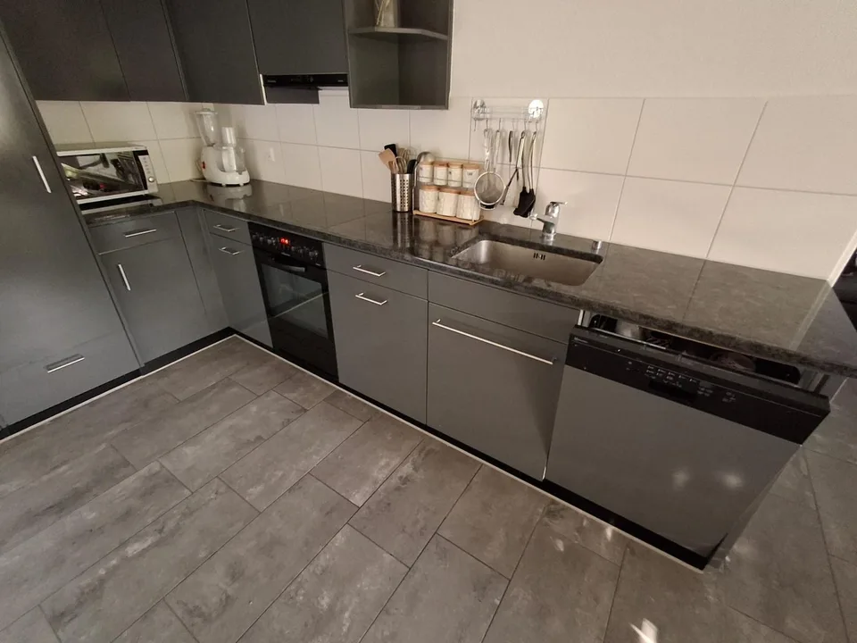 Helle 3,5-Zimmer-Wohnung mit zwei Balkonen und großem Wohnzimmer