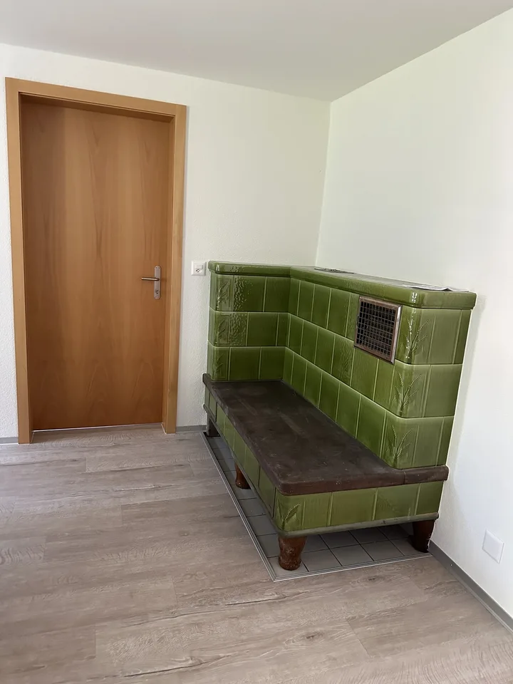 Sonnige, helle 3.5-Zimmer-Wohnung in ruhigem Einfamilienhaus-Quartier.