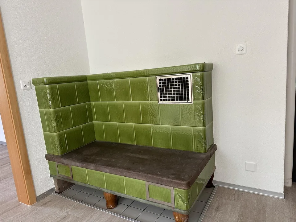 Sonnige, helle 3.5-Zimmer-Wohnung in ruhigem Einfamilienhaus-Quartier.