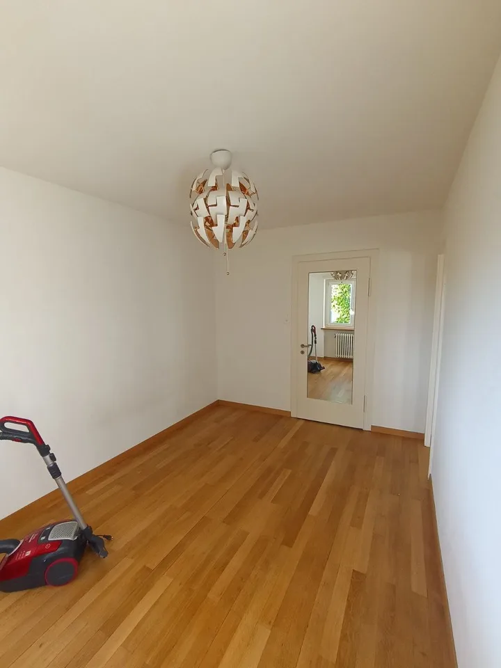 Spacious Double Room with Balcony, Garden & Excellent Transport Links