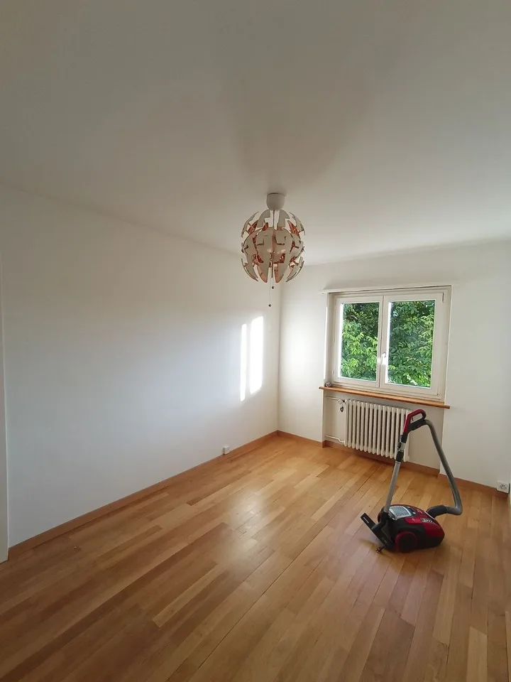 Spacious Double Room with Balcony, Garden & Excellent Transport Links