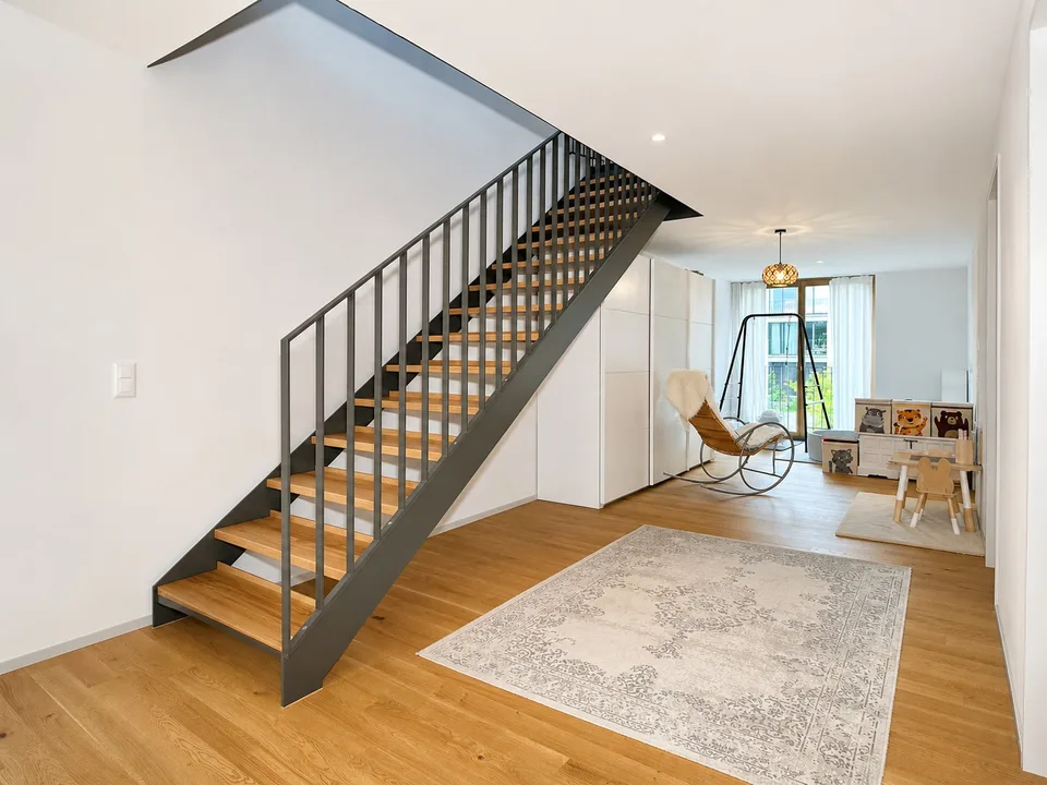 Befristet, möbliert: Moderne 4.5-Zimmer-Wohnung mit Seesicht – Foto 8 von 13