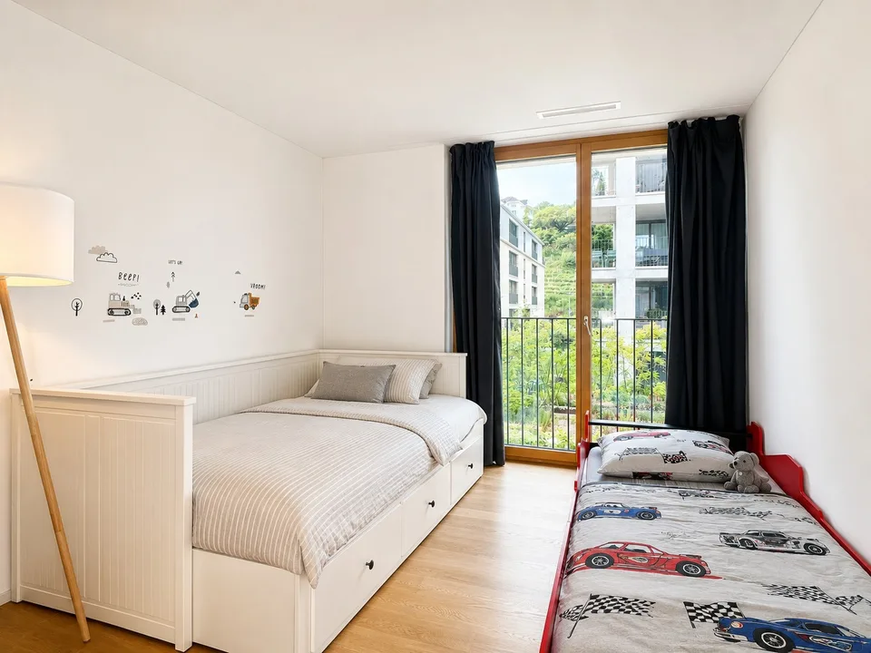 Befristet, möbliert: Moderne 4.5-Zimmer-Wohnung mit Seesicht – Foto 12 von 13