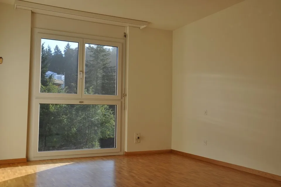 Schöne und grosse 3.5-Zi-Wohnung mit Eckbalkon