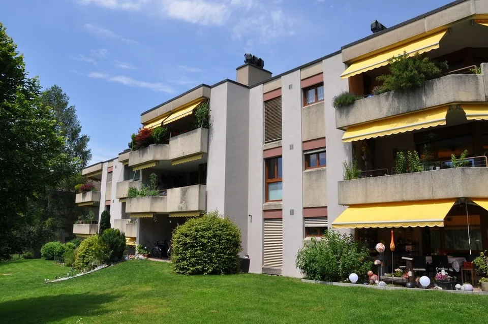 Schöne und grosse 3.5-Zi-Wohnung mit Eckbalkon