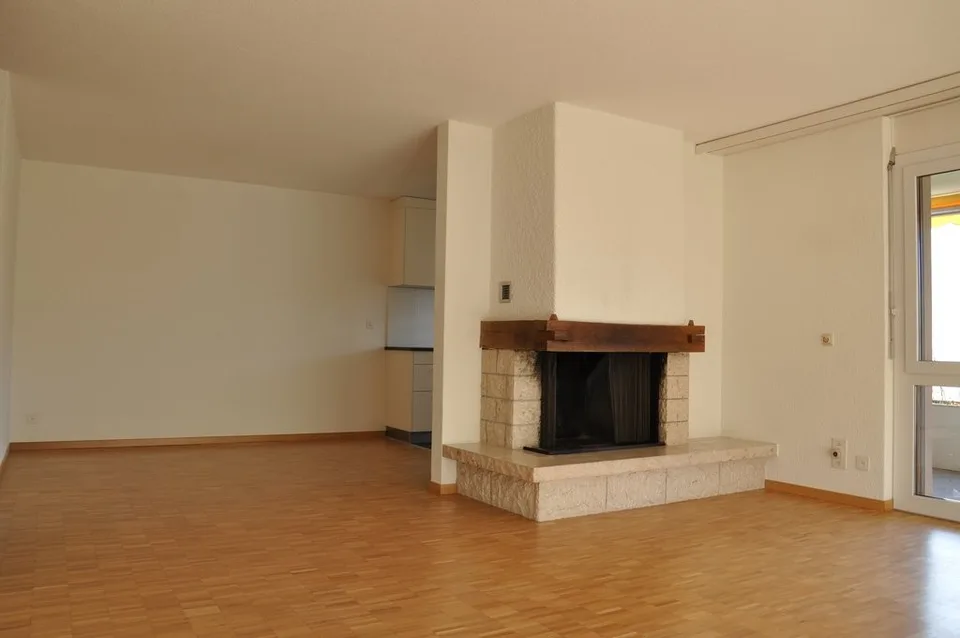 Schöne und grosse 3.5-Zi-Wohnung mit Eckbalkon