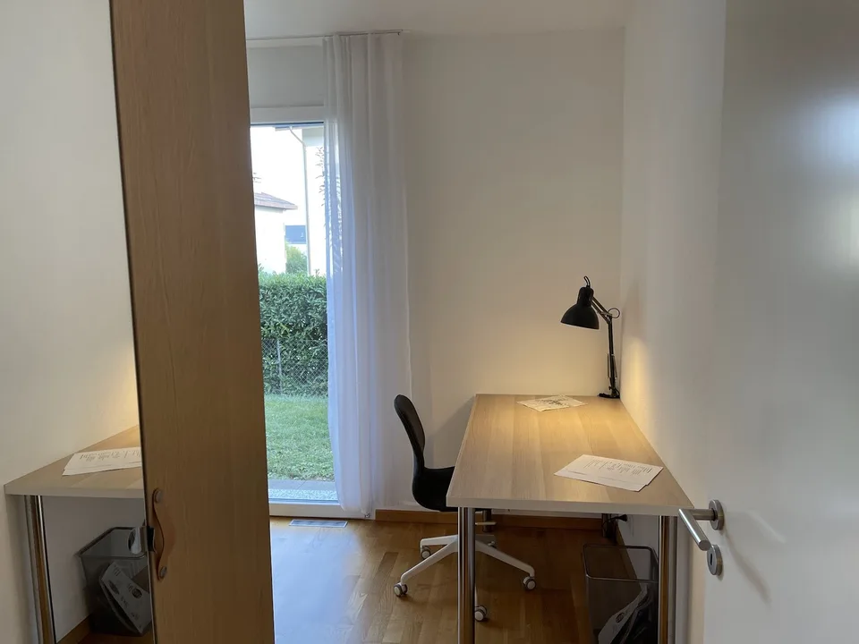 Chambre meublee avec salle de bain privative, a 5 minutes de l’EPFL et de l’UNIL