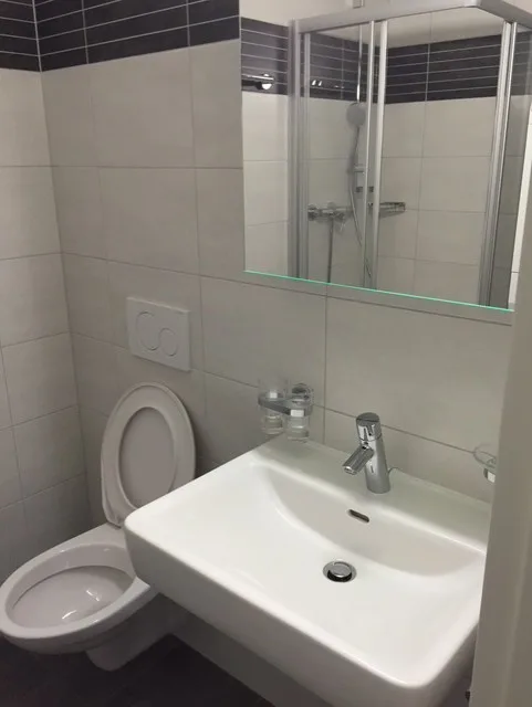 Chambre meublee avec salle de bain privative, a 5 minutes de l’EPFL et de l’UNIL