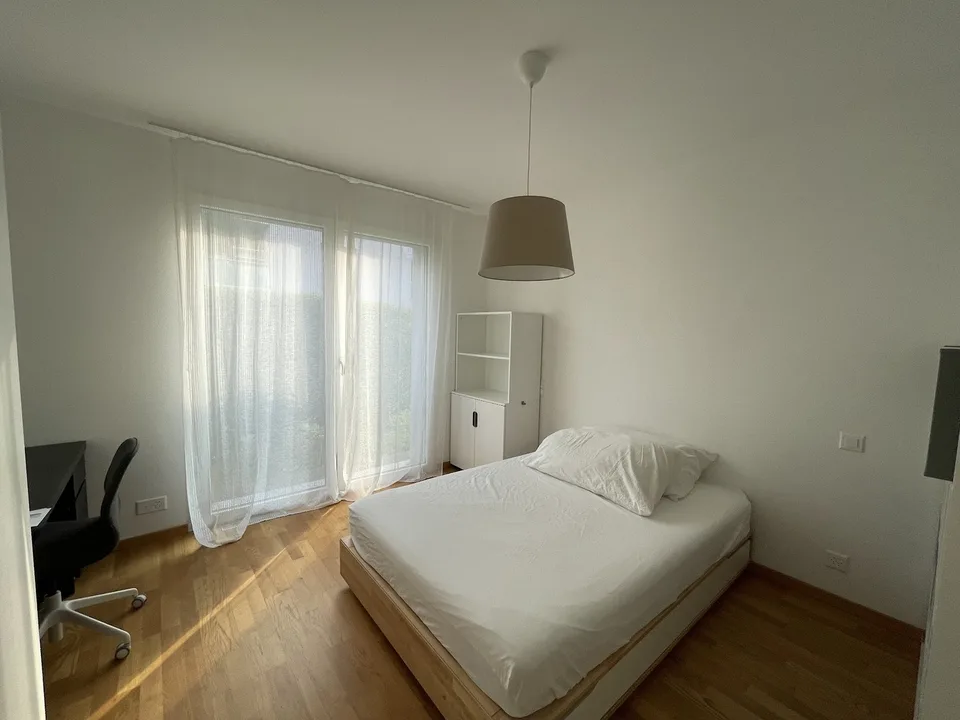 Chambre meublee avec salle de bain privative, a 5 minutes de l’EPFL et de l’UNIL