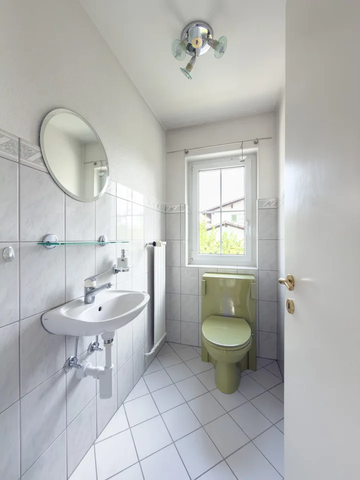 Charmantes Haus mit grossem Umschwung an begehrter Lage