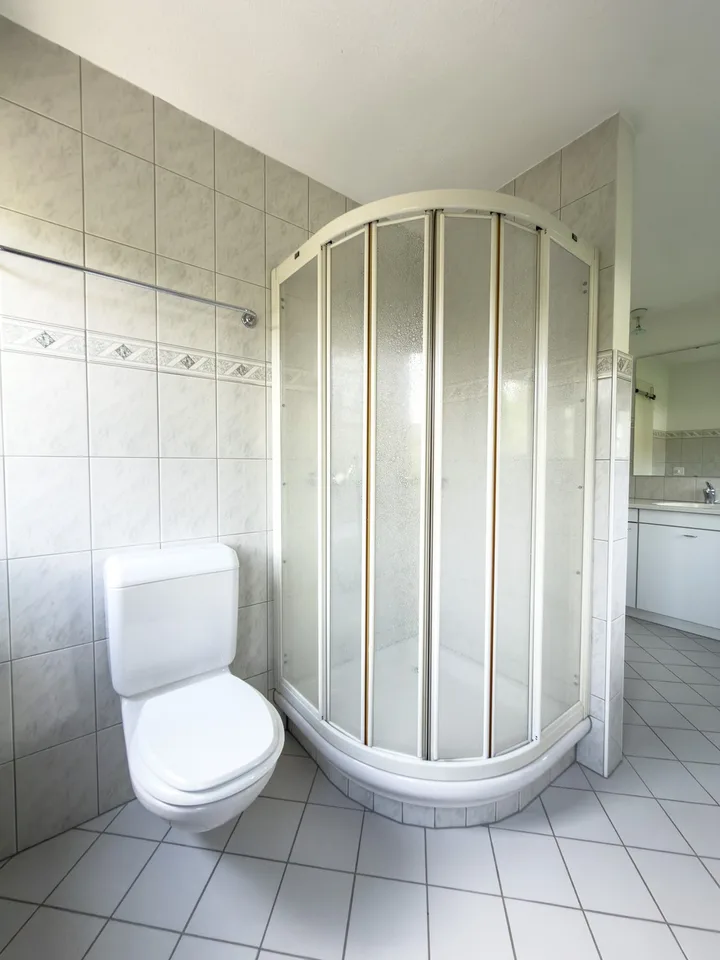 Charmantes Haus mit grossem Umschwung an begehrter Lage