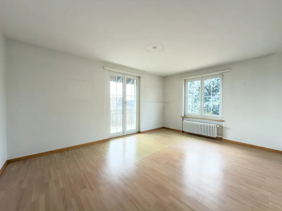 Charmantes Haus mit grossem Umschwung an begehrter Lage