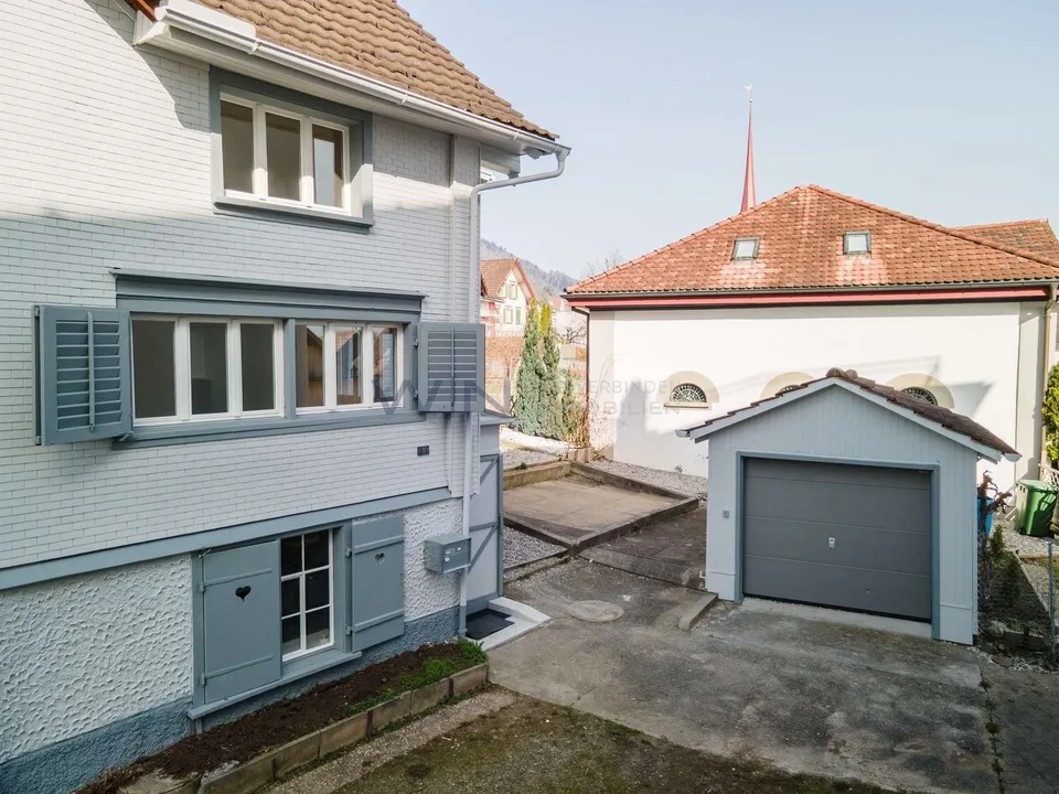 Charme de l'ancien bâtiment avec vue sur la montagne et jardin privé – photo 14 sur 26