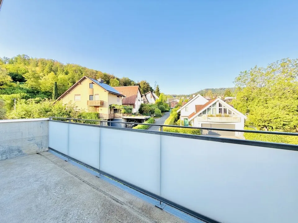 Charmante Dachwohnung mit Balkon – Foto 11 von 12