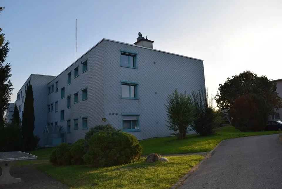 Outdoor parking space for rent in Hombrechtikon! – photo 2 of 2