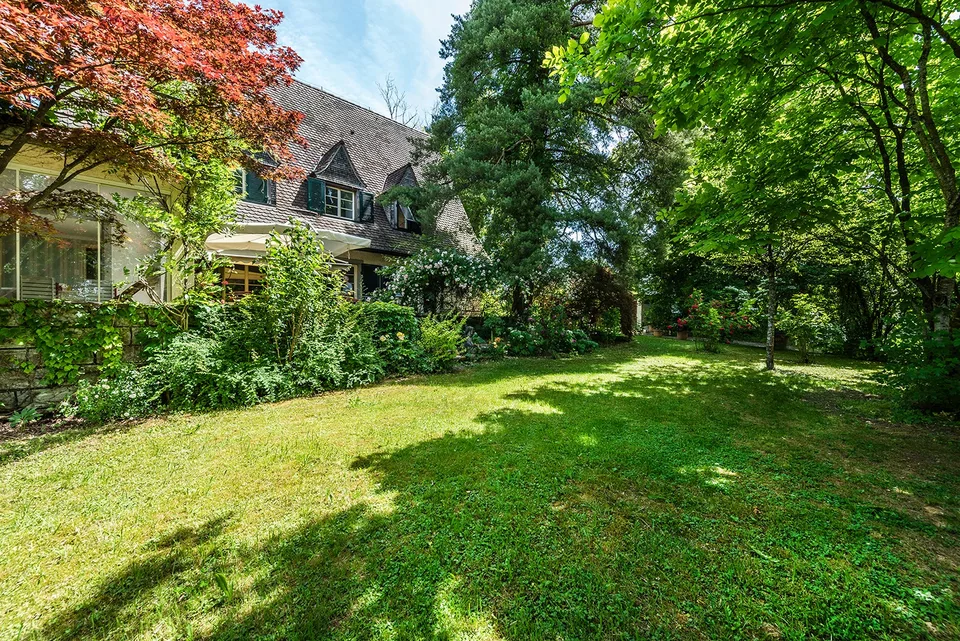 9½-Zimmer-Landhaus mit grossem Garten und viel Privatsphäre – Foto 4 von 30