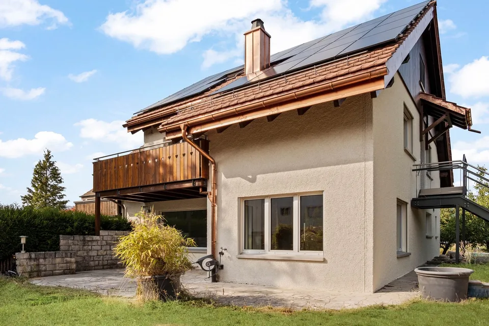 Modern 3.5-room maisonette apartment with expanded attic