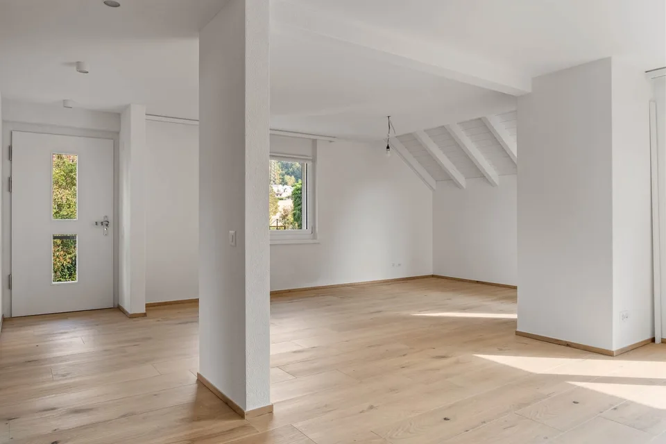 Modern 3.5-room maisonette apartment with expanded attic
