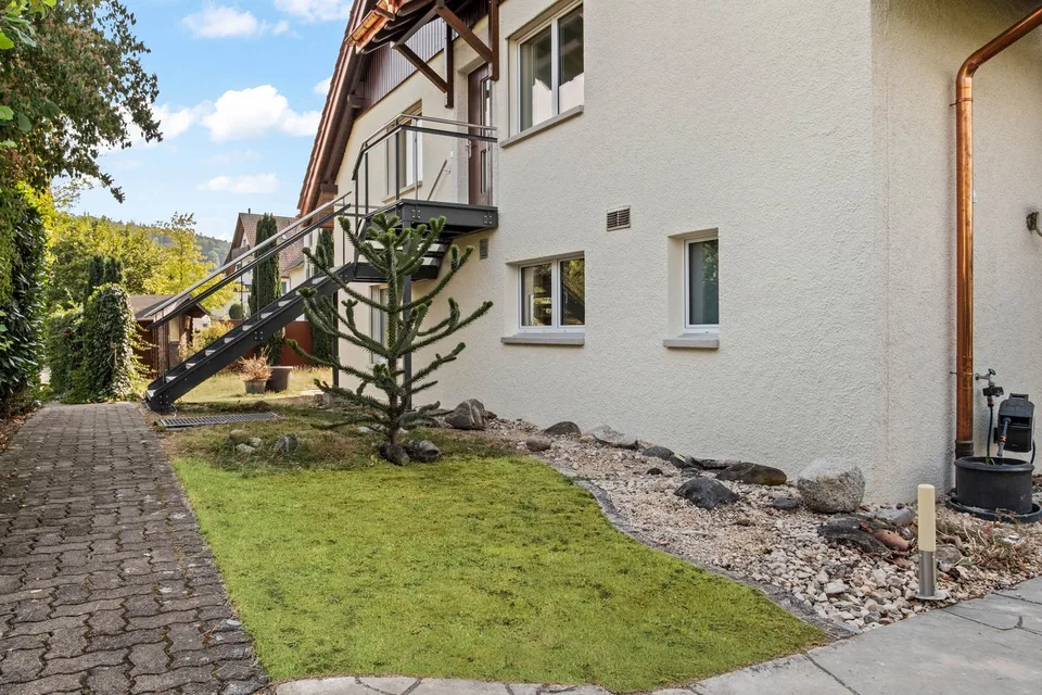 Modern 3.5-room maisonette apartment with expanded attic