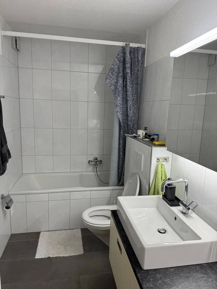 17 m²-Zimmer in 4-Zimmer-Wohnung (110 m²) in Fislisbach zur Untermiete