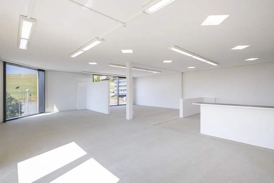 Ausgebaute und bezugsbereite Büro- und Gewerbeflächen – photo 3 sur 7